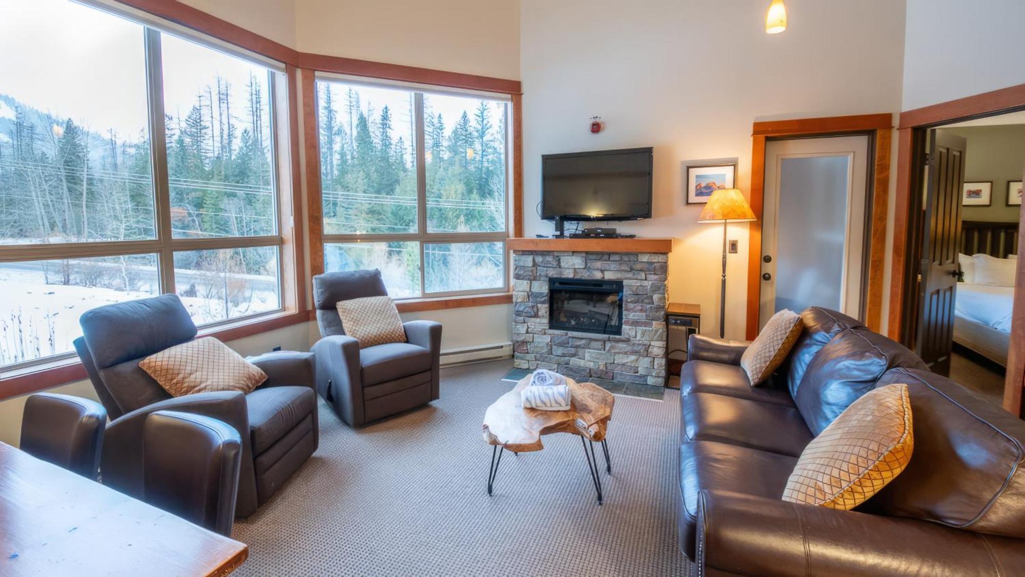 Timberline Lodges By Fernie Lodging Co Exterior photo